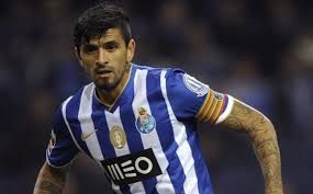 Luis oscar gonzález (buenos aires, argentina, 19 de enero de 1981), más conocido como lucho gonzález es un futbolista argentino. Lucho Gonzalez Alchetron The Free Social Encyclopedia
