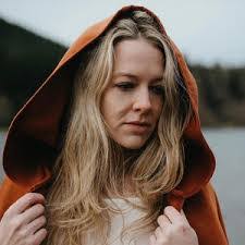 Holly Joe's Instagram, Twitter & Facebook