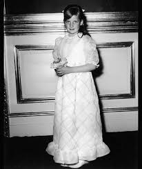 Stunning Never Before Seen Photos Of Princess Diana Royal Galleries Pics Express Co Uk Princess Diana Diana Charles And Diana