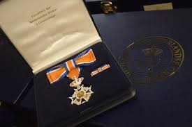 In the dutch honours system, most orders are the responsibility of ministers of the netherlands government. Symbolische Erkenning Onderscheidingen Defensie Nl