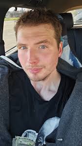 Evening, I'm going to presume I'm a lot older than most of you with me  being a father of 8 and grandfather of 2 however I have recently discovered  forza and online