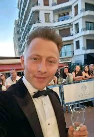 Mark Russell(1933)is the last surviving member of Kojak's group.