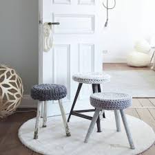 Die sitzhöhe beträgt 50 cm, die sitztiefe ohne lehne 60 cm und mit lehne 40 cm. Hocker Selber Bauen Living At Home