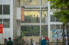 Theo đại diện lãnh đạo trường tiểu học xuân phương, ngay trong đêm 30/1, rạng sáng 31/1, toàn bộ công tác lắp điều hòa, ổn định vị trí cho các con được khẩn trương hoàn thiện. Ra3p4ic5skhvvm