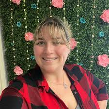 Looking forward to the holiday weekend after a crazy week 😮‍💨Wishing all  of you the happiest of holidays! 🎅🏻❄️🎄🕎🕯️❤️ #sarasotasmoothwaxstudio  #happyholidays #smoothskinisin