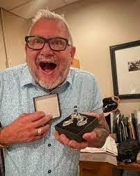 Mark Oros's Instagram, Twitter & Facebook