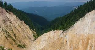 Relatii turistice ale egiptului cu romania. Muntii Apuseni Sunt Unii Dintre Cei Mai Frumosi Munti Din Romania Si Din Lume Denumiti Si Carpatii Occidentali Ei Au O Mare Diversi Mountain Top Europe Romania