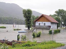 Er nannte das hochwasser eine „jahrhundertkatastrophe. Niederosterreich 30 Jahriges Hochwasser Wird Erwartet Niederosterreich Vienna At