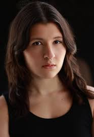 Julia Hicks's Instagram, Twitter & Facebook