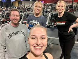 Sneak peak of tonight's core session! ➡️ Single-Arm High Plank! Great work  ladies!⬅️ . . Rise above the competition. 💫