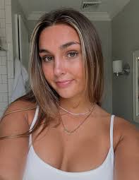 Annabelle Gesson - Free pics, galleries & more at Babepedia