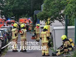 Lesen sie hier neuigkeiten zur feuerwehr und ihren einsätzen. Berliner Feuerwehr Berliner Fw Twitter