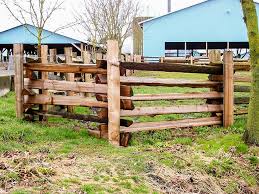 This is how we construct our rustic #splitrail fences! Split Cedar Fencing Db Auger