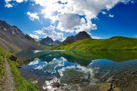 Bereits die einzigartige lage unterscheidet arosa von anderen halten sie die augen offen, nicht selten sehen sie beim wandern eichhörnchen, gämse. Lenzerheide Arosa Blogger Hike Challenge