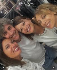 TANTI AUGURONI ANNA !!!! Super bella in Elisabetta Franchi 💕💕💕