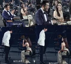 Although their characters didn't get to meet each other, we are just here to say that out of the many korean actresses in the world, it was her who was chosen to make a *special* appearance. Baeksang Arts Awards 2020 Drama Reuni Son Ye Jin Dengan Hyun Bin Dan Jung Hae In