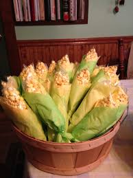 Baggies Of Popcorn Wrapped In Tissue Paper To Look Like Corn On The Cob The Kids Loved It Fiesta Vaquera Fiesta De La Cosecha Fiesta