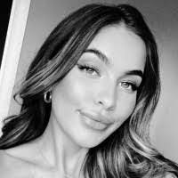 Ellena Collins's Instagram, Twitter & Facebook