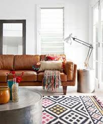 Arredare con i tappeti, tante idee di design da cui trarre ispirazione per conferire un tocco di personalità alla propria casa. Arredare Con I Tappeti Interni Casa Salotto Chic Idee Per Interni