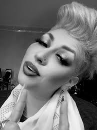 Lobo Alfa Con Huerfana Evelyn