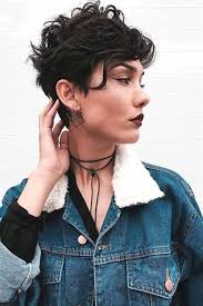 For those edgy gals who don't mind a crop, this modish cut should be a definite go! 20 Curly Pixie Hairstyles To Feel Comfy And Stylish Short Hairstyless