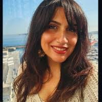 600+ perfiles de «Samia»