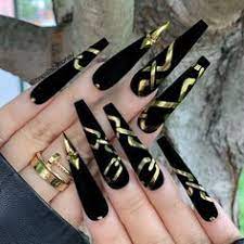 Sin embargo, por eso mismo no siempre es fácil decidirse por un estilo. 260 Ideas De Unas Negras En 2021 Unas Negras Manicura De Unas Disenos De Unas