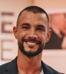 Pedro barroso ficou conhecido como actor na série juvenil da tvi: Pin Em Actors From Portugal