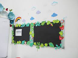 Udah dapet bayangan buat kasih wallpaper polkadot di rumahmu? Hiasan Dinding Kelas Paud Dari Kertas Origami Cek Bahan Bangunan