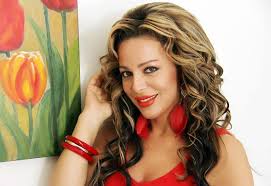 أطلت الممثلة السورية سوزان نجم الدين، مساء أمس السبت، على برنامج شيخ الحارة والجريئة الذي تقدمه المخرجة المصرية إيناس الدغيدي، كاشفة فيه عن الكثير من تفاصيل حياتها الخاصة. Ø´Ø§Ù‡Ø¯ Ø¨Ø§Ù„ØµÙˆØ±Ø© Ø§Ù„Ø³ÙˆØ±ÙŠØ© Ø³ÙˆØ²Ø§Ù† Ù†Ø¬Ù… Ø§Ù„Ø¯ÙŠÙ† Ù…Ø¹ ÙˆØ§Ù„Ø¯ØªÙ‡Ø§ ÙÙŠ Ø§Ù…Ø±ÙŠÙƒØ§