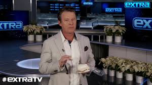 Where do mrs smith and tom go after the department store? Yum Billy Bush Tries The Tom Cruise Cake From Doan S Bakery Youtube
