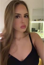 Amanda Tibbets's Instagram, Twitter & Facebook