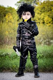 4 Year Old Boy Dressed In Toddler Edward Scissorhands Costume For Halloween Hall Halloween Costume Contest Boy Costumes Edward Scissorhands Halloween Costume