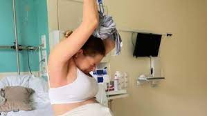Mommy & mom to be management@ninanoel.de #ninanoel. Nichts Fur Schwache Nerven Nina Noel Filmt Sich Bei Geburt Ihres Babys Selbst