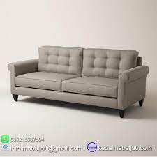 Desain interior ruang tamu minimalis dengan dekorasi yang nyaman untuk bersantai keluarga, dilengkapi furniture sofa, hiasan lampu. Beli Sofa Ruang Tamu Minimalis Auckland Rangka Kayu Jati Harga Murah
