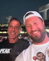 Sean Sylvia (@SeanSylvia19)