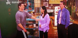 Find and save images from the friends ross rachel chandler joey monica phoebe collection by melany struik (1621_) on we heart it, your everyday app to get lost in what you love. Here S Why Every Joey Needs A Chandler