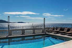 Les Plus Belles Piscines D Hotels Dans Le Sud De La France Hotel Piscine Marseille Hotel Marseille