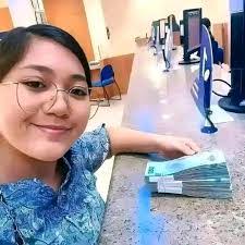 Naomi Neely's Instagram, Twitter & Facebook