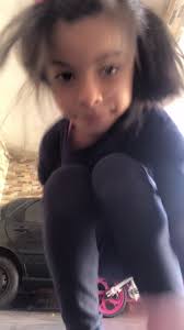 Ariane Navarro (@arianenavarro1)