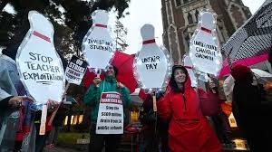 La Teachers Strike Educators Strike For Better Conditions Pay Teachers Strike Teacher Union Public School