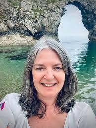 Hello, I'm Loretta and something to know about me is i love the beach🏖😎