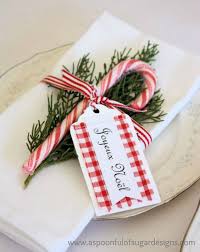 Sur Le Net Il Y A Des Milliers D Idees Autour De Noel Des Ambiances Des Sapins Des Decorations De Tables Decoration Noel Ronds De Serviette Noel Idee Noel