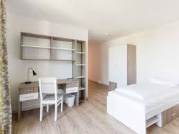 Direkt vor der tür fährt die tram in 10 minuten zum alexanderplatz. 1 Zimmer Wohnung Mieten In Hohenschonhausen Spotahome