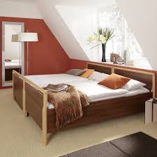 Bett schwebend massivholzbett doppelbett seniorenbett sehr stabil. Doppelbett Fur Senioren Bei Seeger24 De