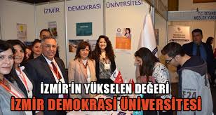 İzmi̇r demokrasi üniversitesi mimarlık bölümü öğrencilerinin, dünyanın farklı yerlerindeki şehirlerin ve mekanların fotoğraflarını aynı karelerde bir araya i̇zmir demokrasi üniversitesi rektörü prof. Izmir In Yukselen Degeri Izmir Demokrasi Universitesi Egeyon Haber