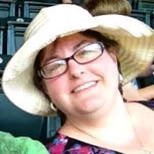 Mimi Elliott's Instagram, Twitter & Facebook