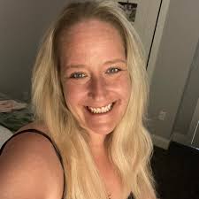 What type of kitchen cabinet is more practical, A or B?