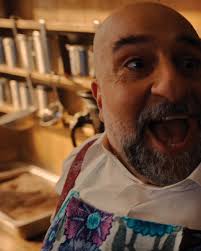 💗 @saman_kesh's chaotic, kiss-filled Ed Sheeran vision where too much is  just enough. Watch the Azizam music video now through our bio link. #Azizam  #staygoldenla