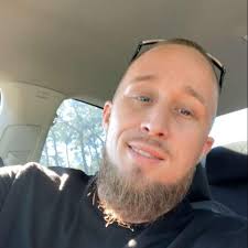 Hello my name is Sean owner of Top Tier Auto Key Programming. Family owned  based out of Saint Augustine. We specialize in key/fob replacement, key  cutting, and reprogramming. We are a mobile